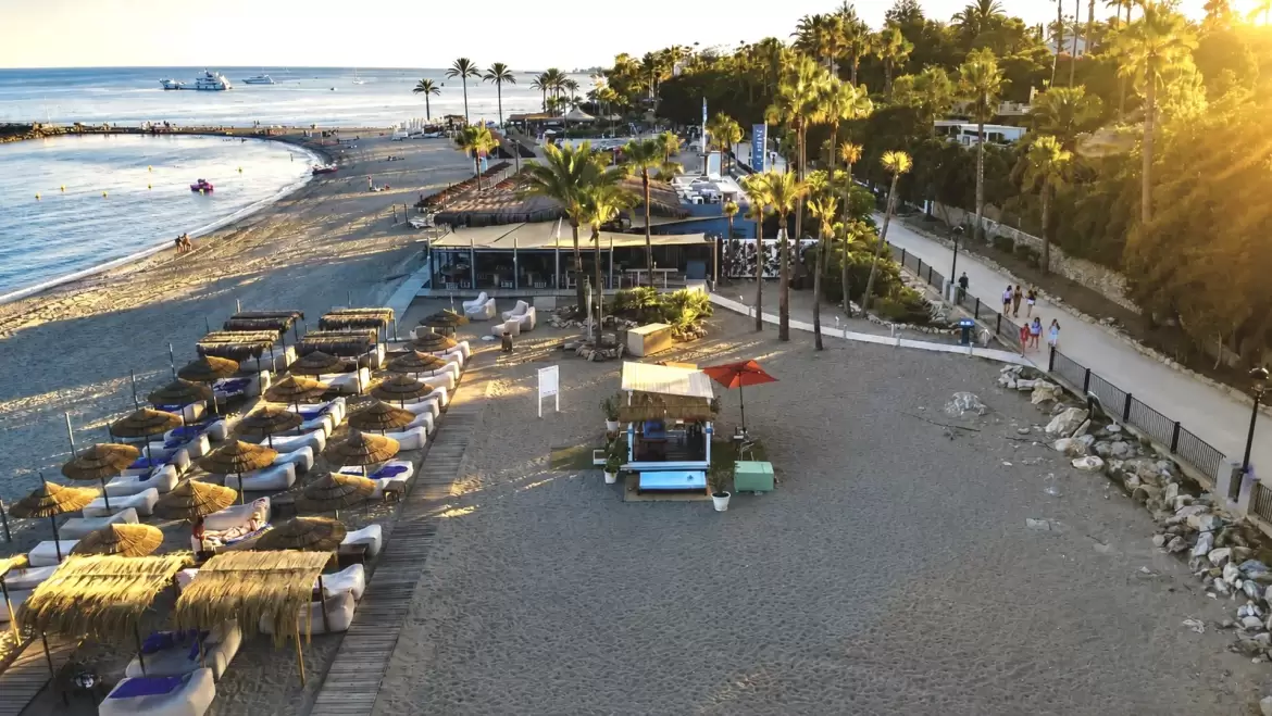 Golden Mile Massage: How to Choose a Short or Longer Beach Wellness Break